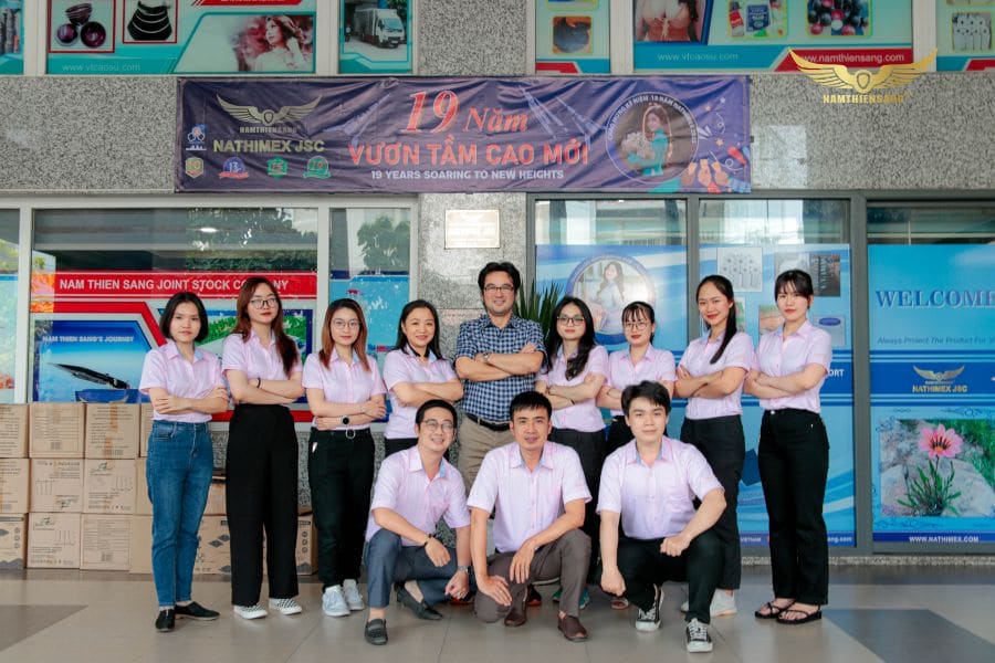 Nhân Viên Nam Thiên Sáng